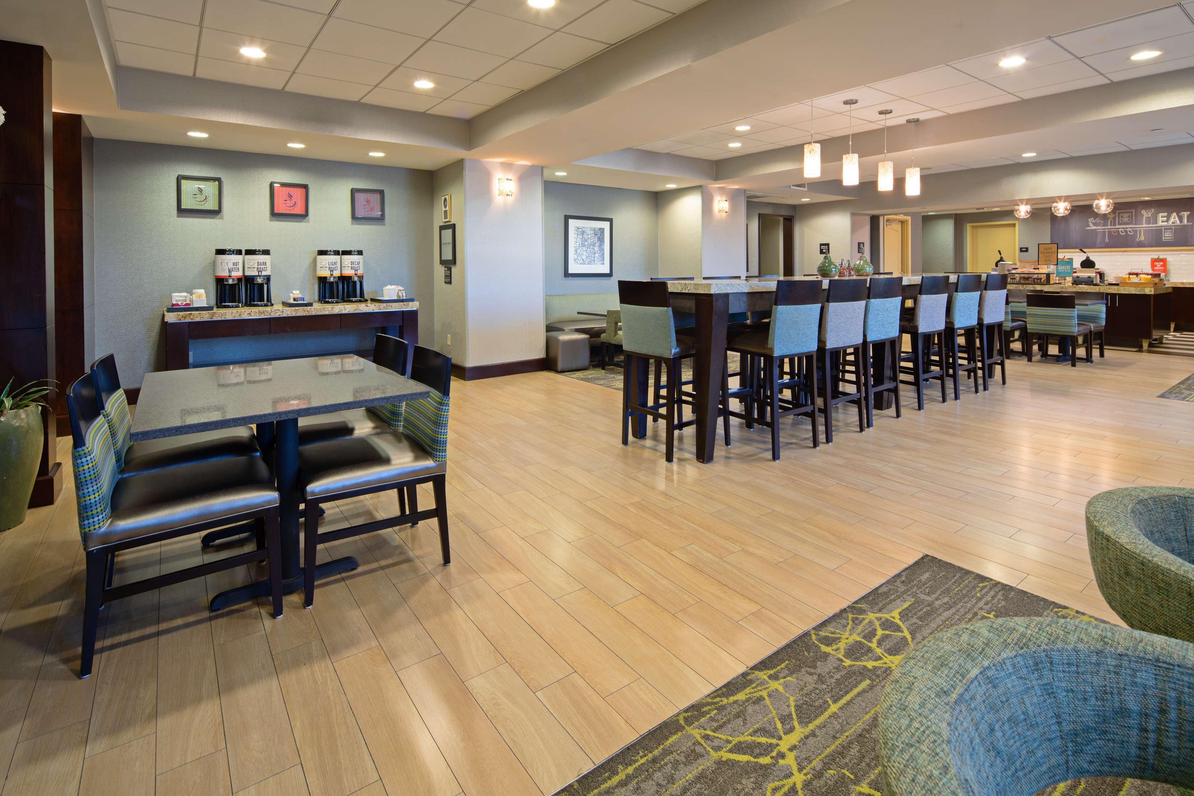 Hampton Inn Visalia Eksteriør billede