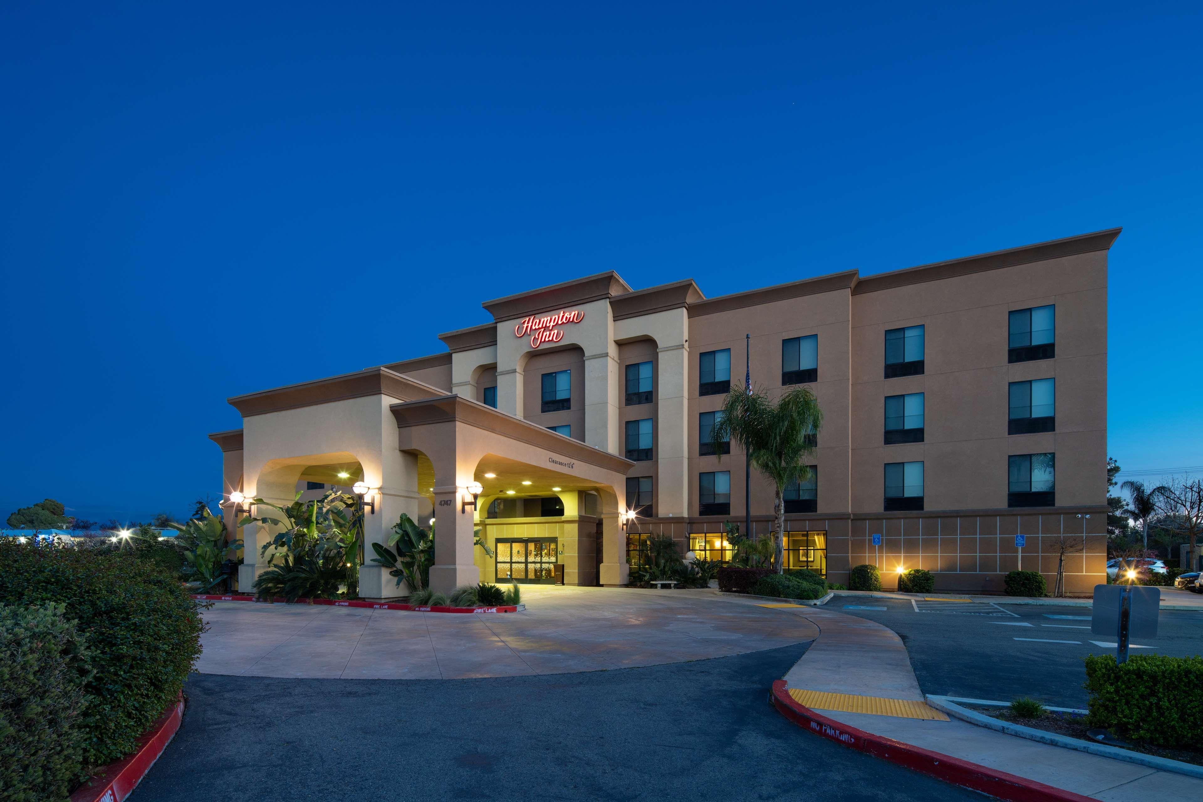 Hampton Inn Visalia Eksteriør billede